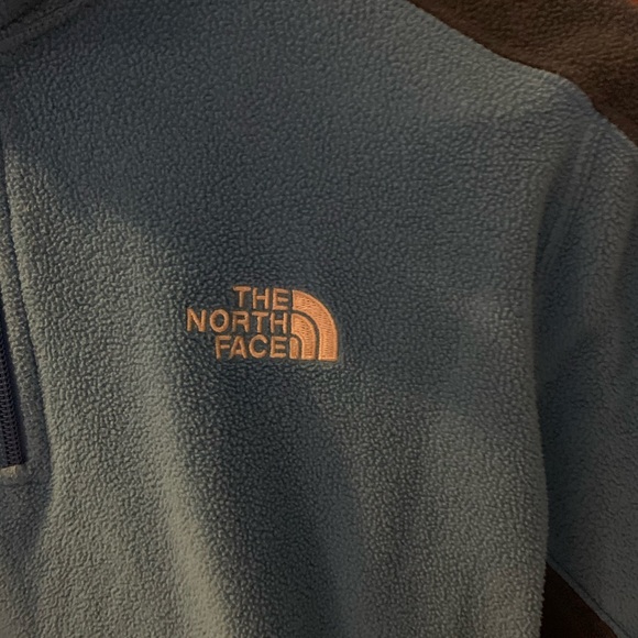 North Face 1/4 Zip Fleece - Picture 4 of 8